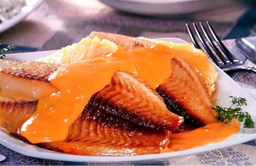 Filé de Tilápia ao Molho de Abacaxi